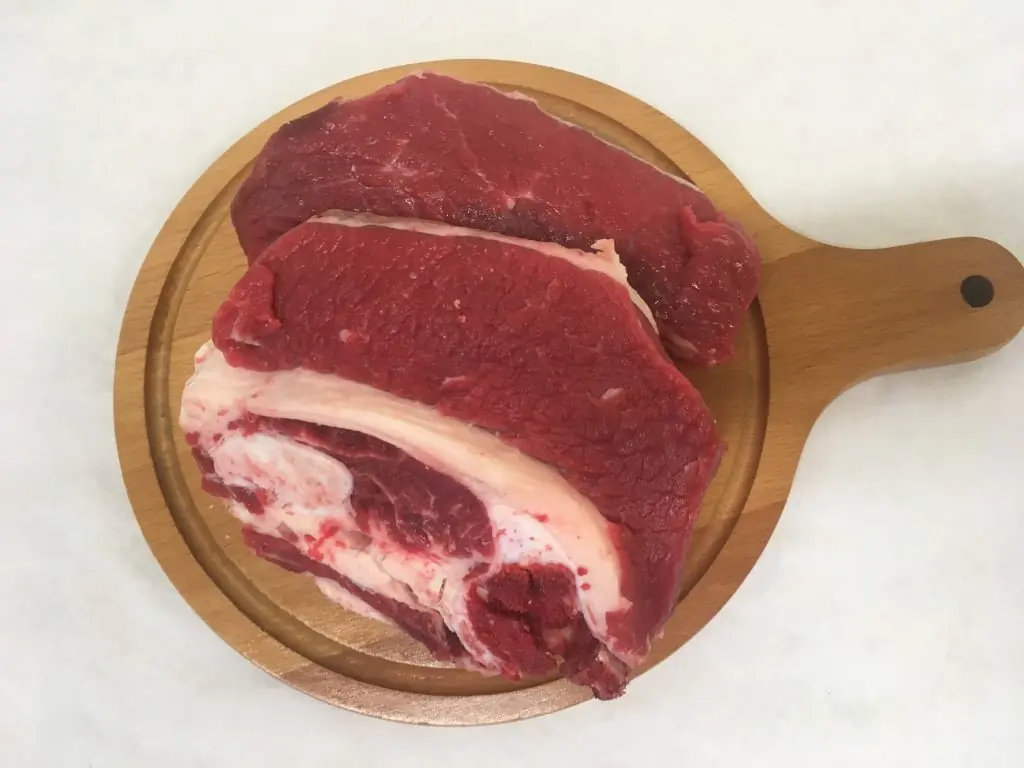 Hovězí přední s kostí – hrudí